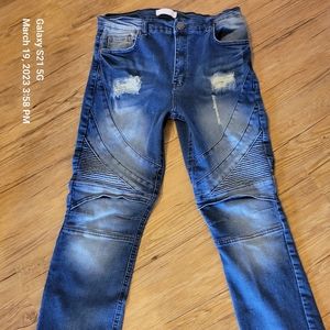 NEW GS-115 Boys Distressed Straight Leg Jeans Size 18